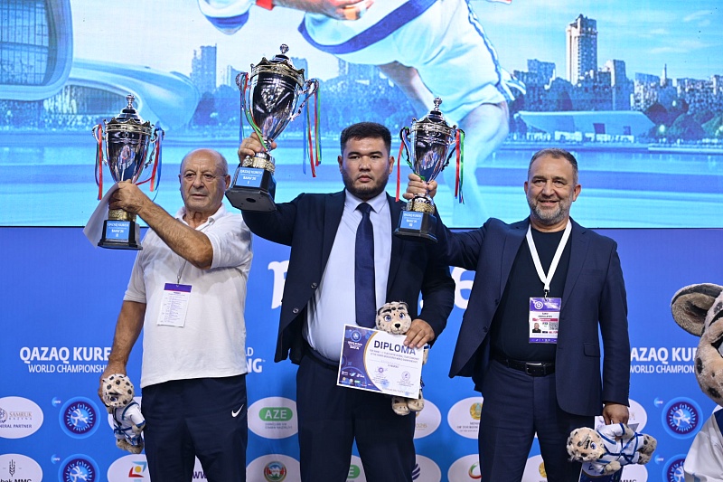 ҚАЗАҚСТАН ҚҰРАМАСЫ ӘЛЕМ ЧЕМПИОНАТЫНДА ЕКІ КОМАНДАЛЫҚ ЕСЕПТЕ ДЕ БІРІНШІ ОРЫН АЛДЫ